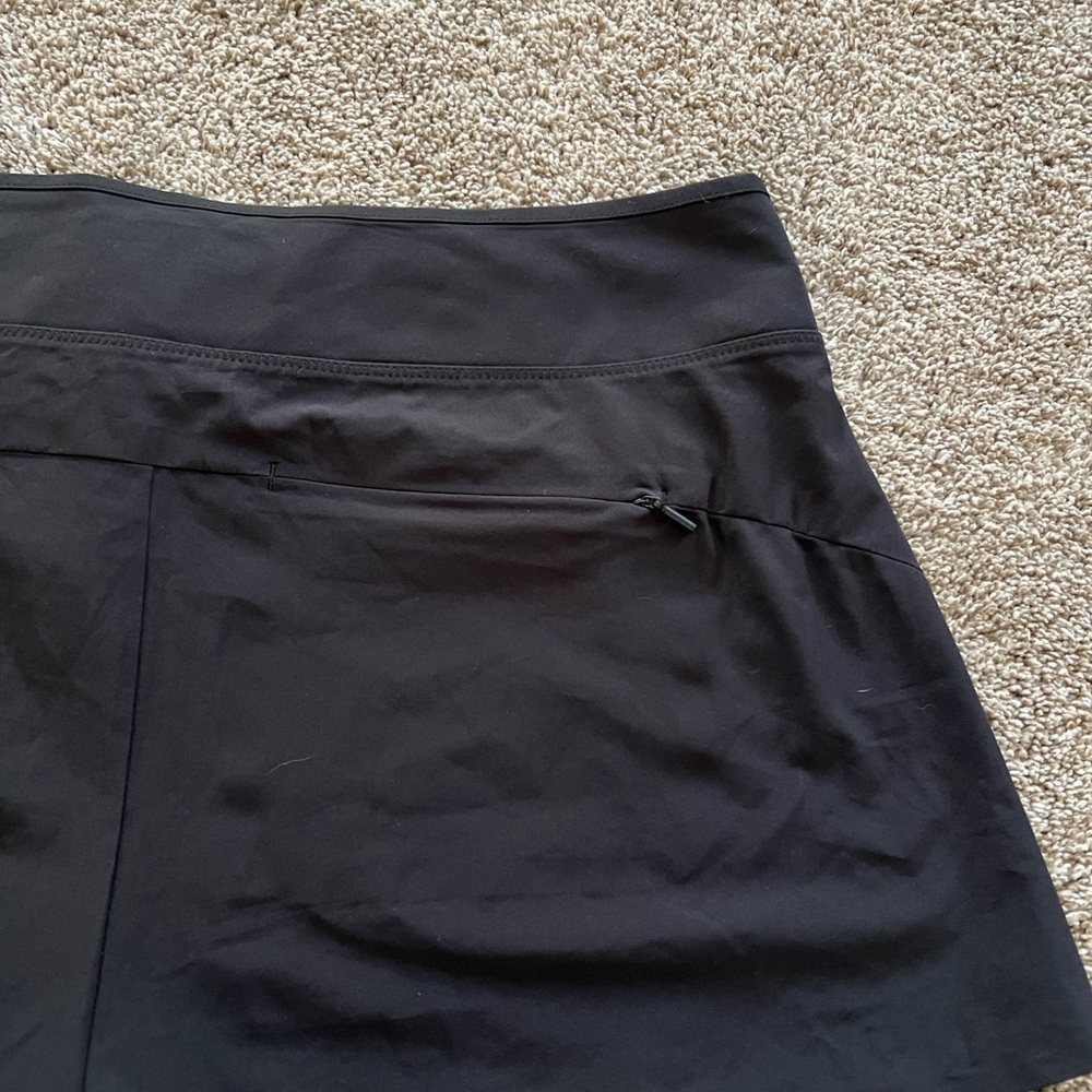 Athleta black shorts - Picture 4 of 6